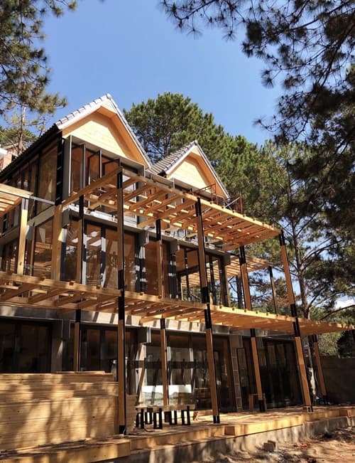 Thêm loạt ảnh bên trong biệt thự gỗ 800 m2 ở Đà Lạt của vợ chồng Phan Như Thảo-2