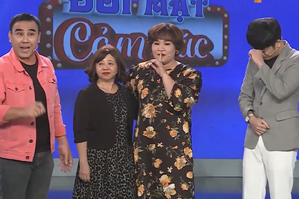 Quyền Linh lên tiếng vụ nam MC quỳ gối cầu xin mẹ đừng ngủ chung: Tôi là MC, chẳng lẽ hùa vào chỉ trích người mẹ thì tội quá-4