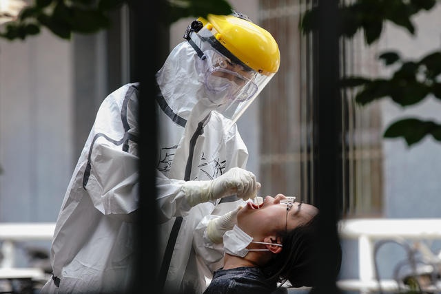 Các nước đối phó ra sao khi làn sóng Covid-19 thứ 2 xảy ra?-1