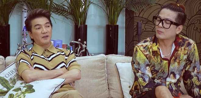 Vũ Hà bị giật mic hỏi anh có bị bê đê không và cách đáp trả sâu cay-2