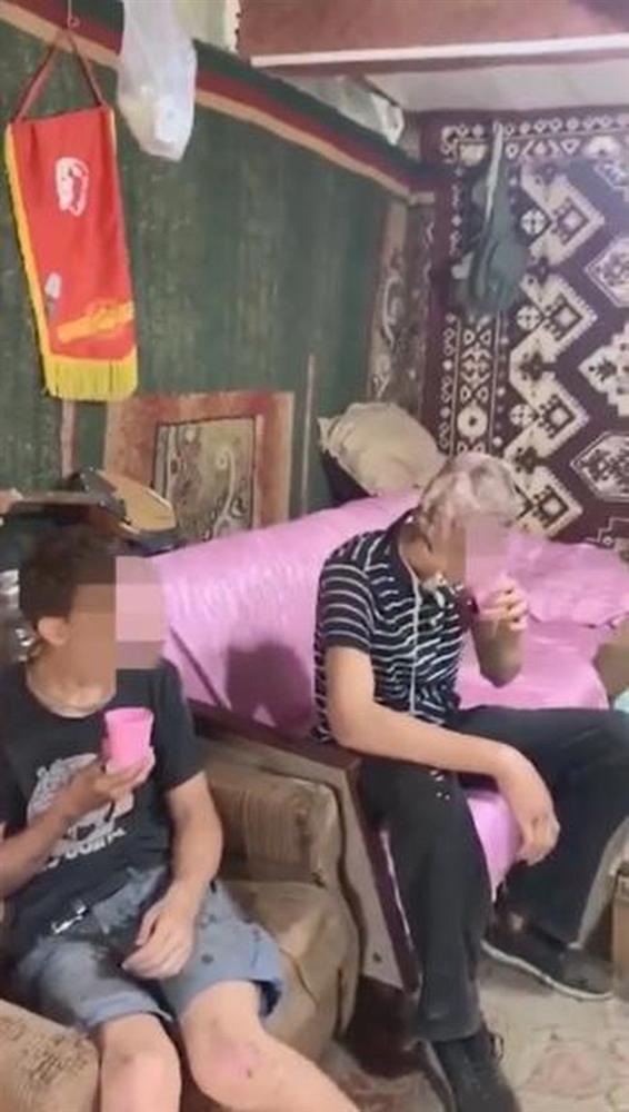 Nhận thư tố cáo nặc danh, cảnh sát đột nhập tầng hầm nhà người đàn ông và phát hiện cảnh tượng ám ảnh xảy ra với 2 đứa trẻ-5