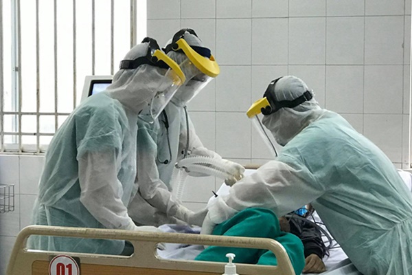 Quyền Bộ trưởng Bộ Y tế: Chủng virus ở bệnh nhân COVID-19 tại Đà Nẵng là chủng mới, có đặc tính lây lan nhanh hơn-1