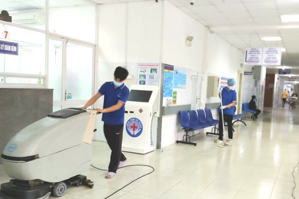 30 người trốn khỏi Bệnh viện Đà Nẵng khi đang cách ly phòng chống dịch COVID-19-1