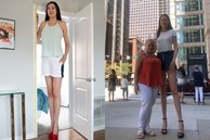 Cô gái có đôi chân dài nhất thế giới: Lùng sục khắp nơi mới mua được quần áo nhưng vẫn thích đi giày cao gót để khoe chân dài miên man