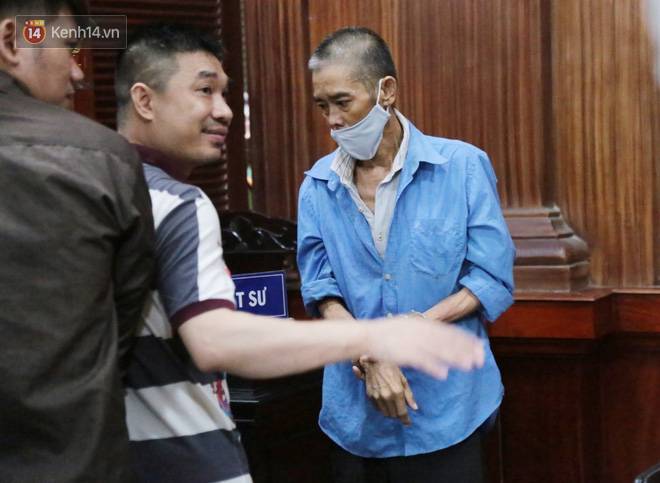 ẢNH: Văn Kính Dương cùng người tình Ngọc Miu tươi cười rời tòa, các nữ bị cáo khác bật khóc khi nghe HĐXX tuyên án-5