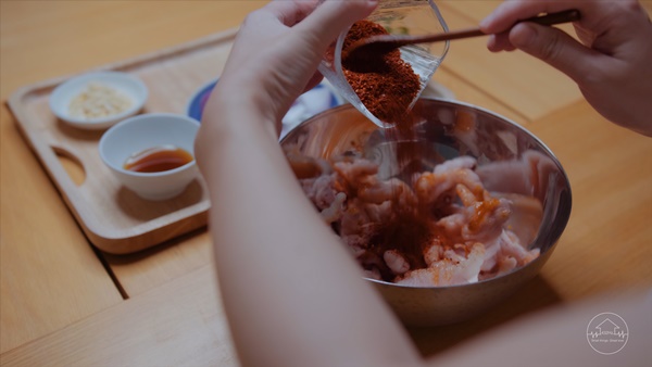 Cách làm chân gà xào cay kiểu Hàn cho ông xã nhâm nhi sau giờ làm, đảm bảo chẳng đòi ra ngoài nhậu nữa-3