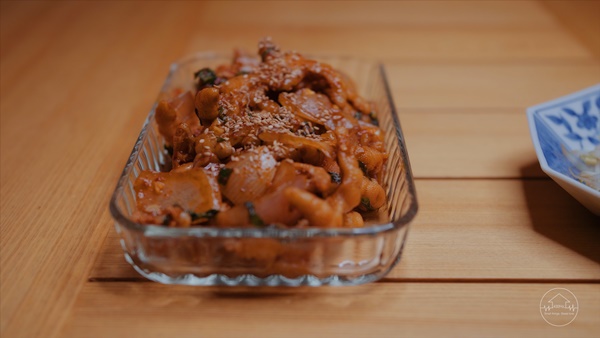 Cách làm chân gà xào cay kiểu Hàn cho ông xã nhâm nhi sau giờ làm, đảm bảo chẳng đòi ra ngoài nhậu nữa-6