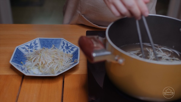 Cách làm chân gà xào cay kiểu Hàn cho ông xã nhâm nhi sau giờ làm, đảm bảo chẳng đòi ra ngoài nhậu nữa-7