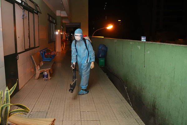 Hàng chục chuyên gia hàng đầu hội chẩn 2 ca bệnh nặng, nguy cơ tử vong cao-3