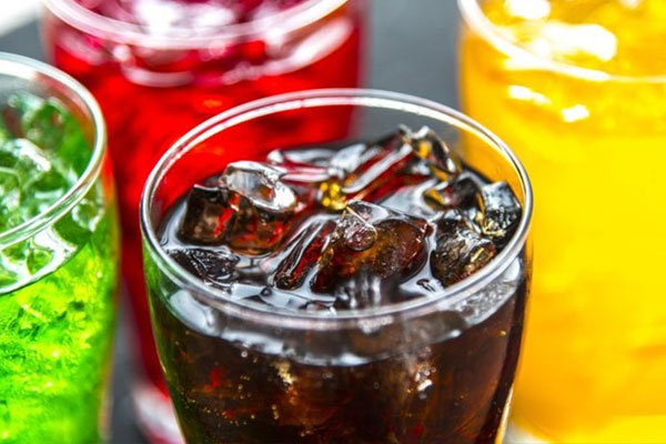 Coca không chỉ là nước giải khát mà còn có vô vàn công dụng hay ho, ít người biết đến-1