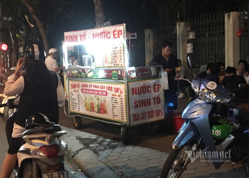 Chờ 5 phút, giá 10 nghìn... trào lưu mới trên vỉa hè Hà Nội-1