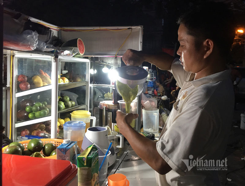 Chờ 5 phút, giá 10 nghìn... trào lưu mới trên vỉa hè Hà Nội-5