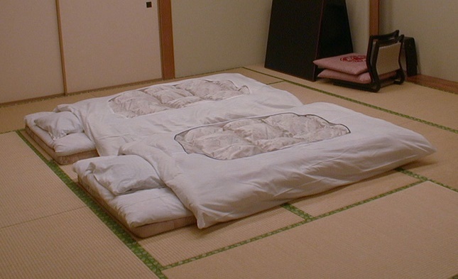 Tại sao nhiều cặp vợ chồng ở Nhật không ngủ chung giường?-4