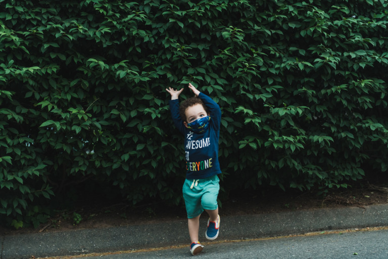 Dịch quay lại, cha mẹ áp dụng ngay 6 tips sau, không cần nói đi nói lại, con thuận lợi hình thành thói quen đeo khẩu trang-3