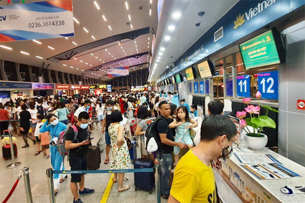 Hướng dẫn viên du lịch nhận loạt chỉ trích sau phát ngôn đưa đoàn khách tẩu thoát khỏi Đà Nẵng một cách an toàn-3