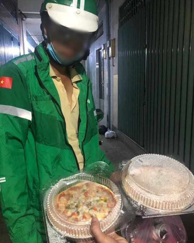 11 giờ đêm shipper bị bom hàng, nhìn màn hình điện thoại của chú lại càng bức xúc-1