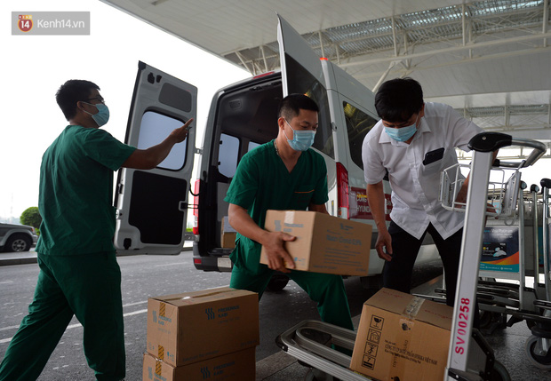 Ảnh: Bên trong chuyến bay đặc biệt đón 120 công dân nhiễm Covid-19 tại Guinea Xích đạo về nước-1