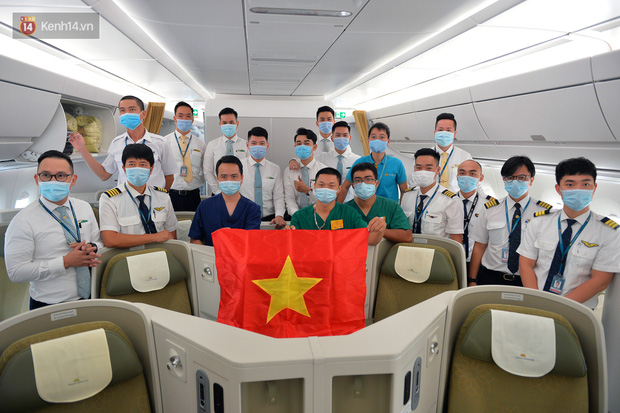 Ảnh: Bên trong chuyến bay đặc biệt đón 120 công dân nhiễm Covid-19 tại Guinea Xích đạo về nước-16