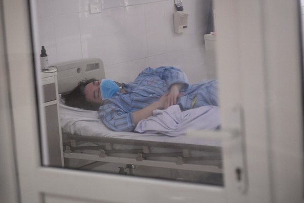 Thêm hai bệnh nhân phải thở máy-1