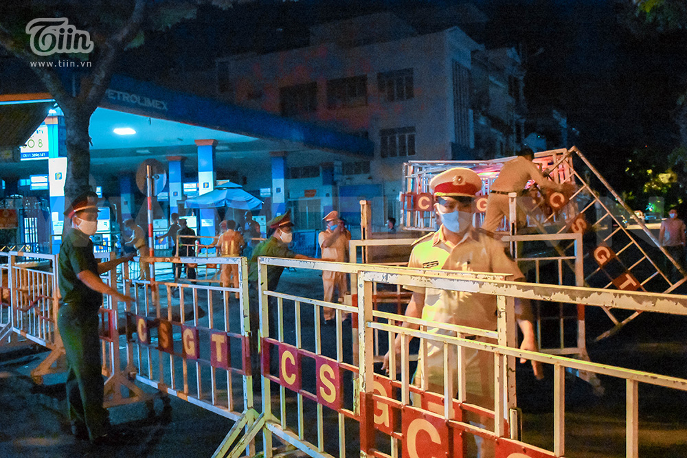 Khoảnh khắc xót xa ngay thời điểm phong tỏa 3 bệnh viện ở Đà Nẵng: Nghe tin bố hấp hối nhưng không thể kề bên!-2