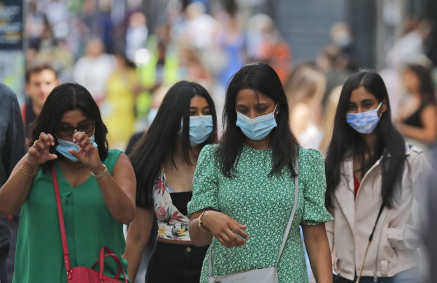 Lo ngại về làn sóng dịch COVID-19 mới, các nước châu Âu thắt chặt kiểm soát-3