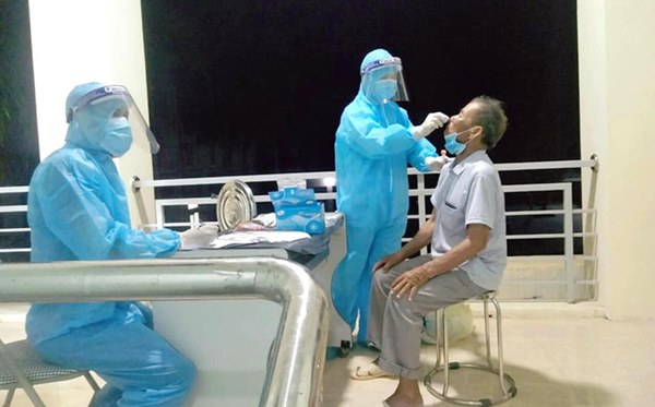 27 người tiếp xúc gần với nữ bệnh nhân 435 có kết quả âm tính với SARS-CoV-2-1