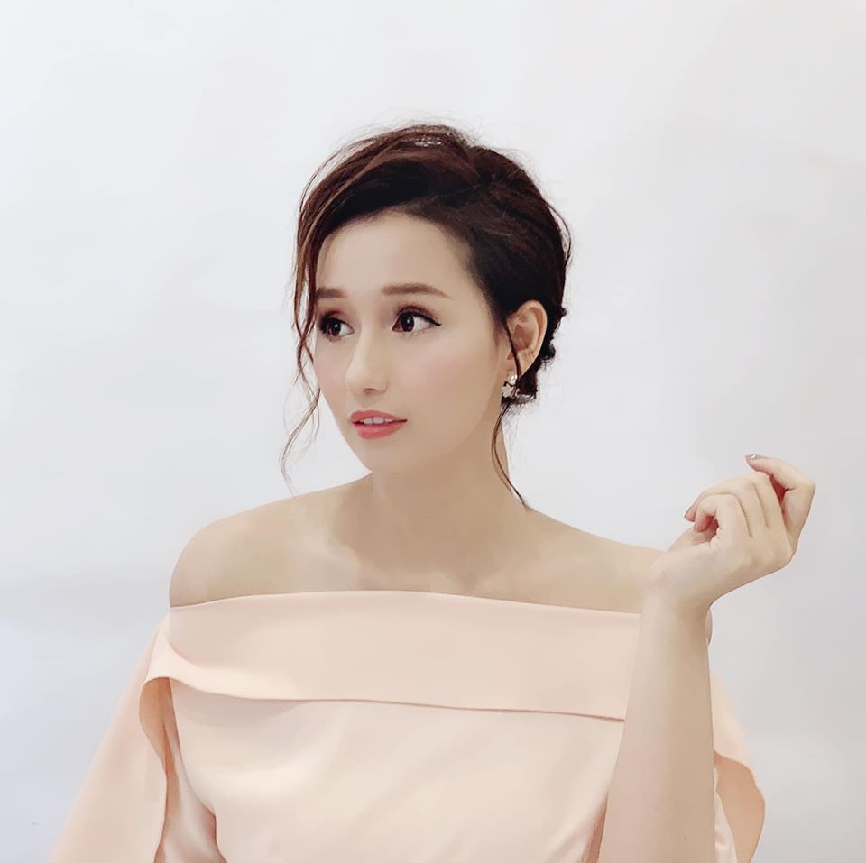 Lã Thanh Huyền: Nhan sắc cân hết mọi màu son khó nhằn, style vừa lồng lộn lại vừa sang-2