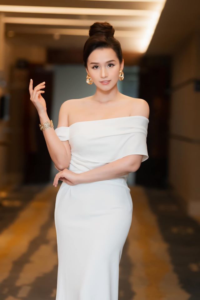 Lã Thanh Huyền: Nhan sắc cân hết mọi màu son khó nhằn, style vừa lồng lộn lại vừa sang-5