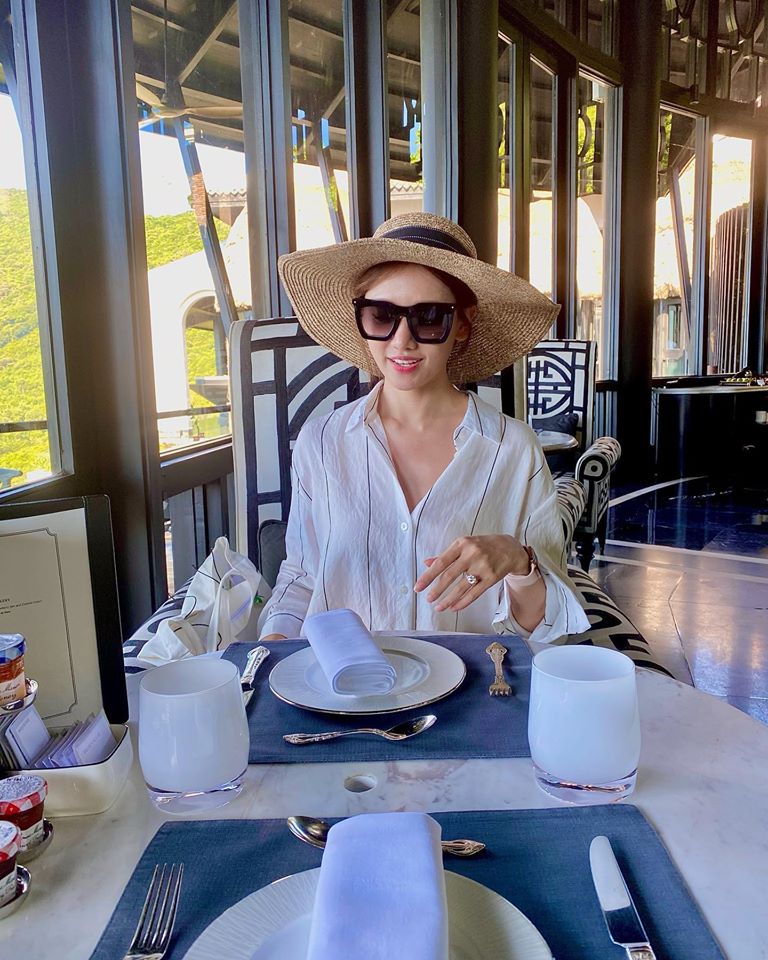 Không phải trên sân khấu, đây mới là lúc Hari Won chứng minh nhan sắc và style hack tuổi thần kỳ, bảo sao Trấn Thành mê tít-6