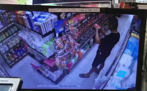Người đàn ông nhổ, bôi nước bọt lên thực phẩm ở siêu thị Đà Nẵng-1
