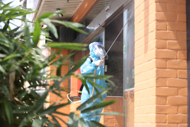 Có 4 người hút chung điếu cày với ca nhiễm Covid-19 mới ở Hà Nội-4