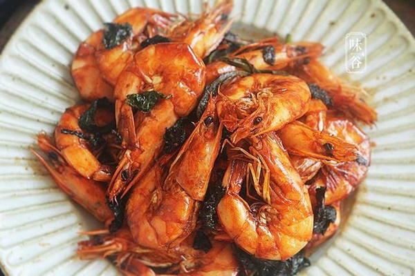 Tôm xào mà thêm thứ lá thơm nức mũi này vào thì cả nhà cứ chén sạch sành sanh-10