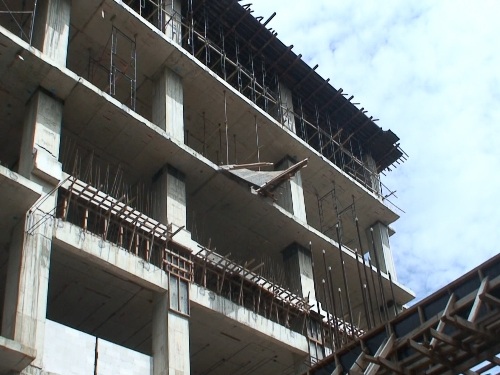 Cô gái Hà Nội 28 tuổi mất trắng 1,6 tỷ do muốn liều ăn nhiều khi quyết mua đất nền không bìa đỏ và chung cư chưa giấy phép xây dựng-3