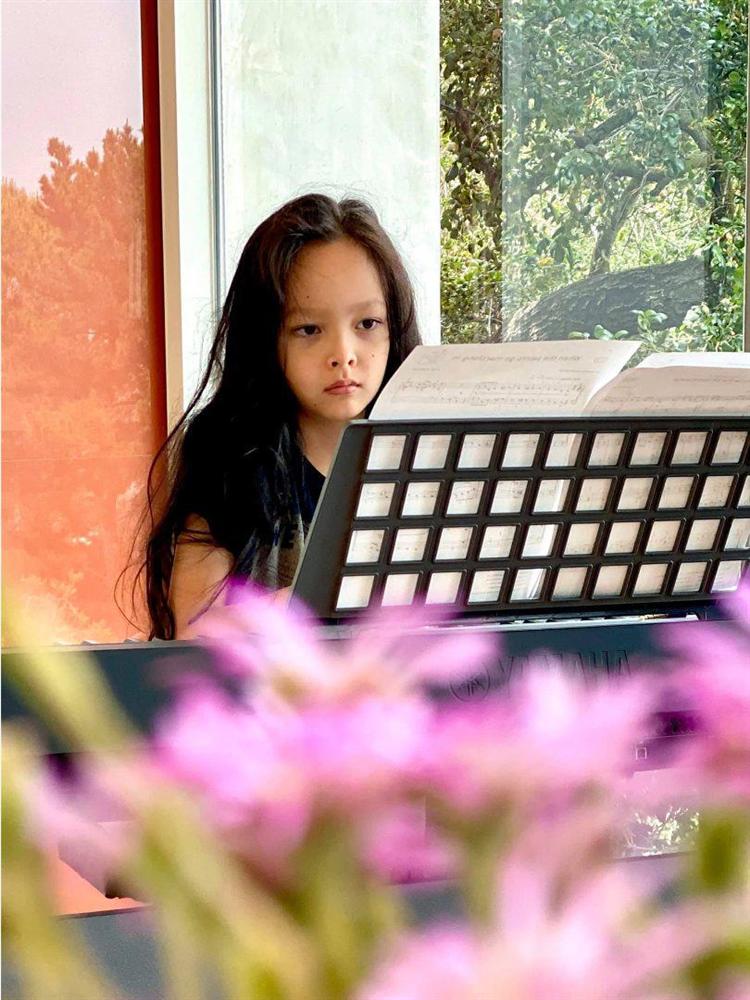 Rời Mỹ, Hồng Nhung chính thức có mặt ở Việt Nam, đưa cặp song sinh đi cách ly-13