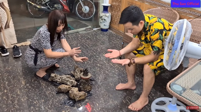 Khoe đêm hôm đào được cổ vật đẹp nhất tỉnh Cao Bằng, cô dâu 63 tuổi và chồng trẻ bị dân mạng cười vì nội dung tấu hài cực mạnh”-3