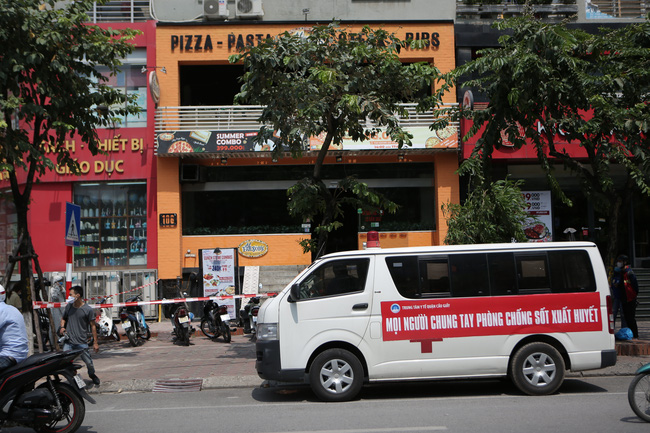 4 người hút chung điếu cày với ca nhiễm Covid-19 ở Hà Nội đã có kết quả xét nghiệm-1