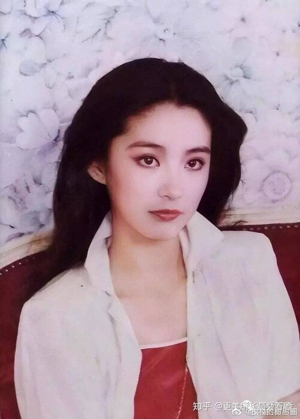 Nhan sắc tuổi U70 của đệ nhất mỹ nhân khiến Châu Tinh Trì ngưỡng mộ, mê mẩn-6