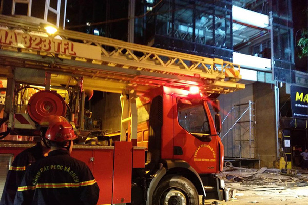 Con gái gục khóc trong nhà tang lễ khi biết tin bố tử vong trong vụ sập giàn kính: Bố ra đi khi còn chưa kịp ăn cơm tối...-6