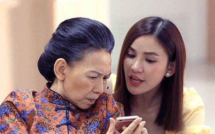Bắt gặp con dâu trong khách sạn, mẹ chồng cúi gằm mặt rồi rút ví cho ngay 10 triệu-2
