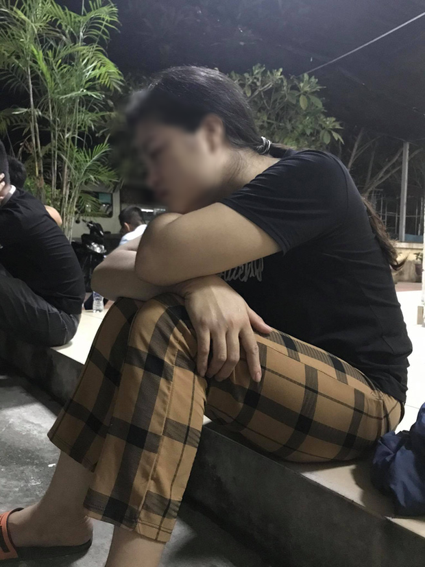 Con gái gục khóc trong nhà tang lễ khi biết tin bố tử vong trong vụ sập giàn kính: Bố ra đi khi còn chưa kịp ăn cơm tối...-5