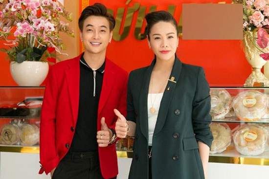 Phủ nhận hẹn hò, nhưng gout ăn mặc của Nhật Kim Anh và TiTi đồng điệu đến lạ