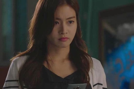 Bị mẹ chồng vứt cả tủ quần áo rồi làu bàu 