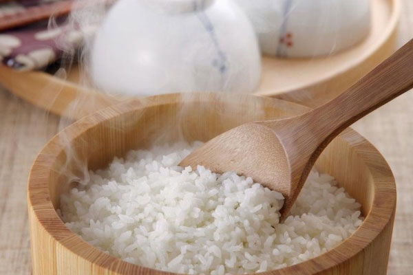 Để cơm lâu thiu, trắng dẻo, hạt căng bóng, khi nấu phải ghi nhớ 4 điều này!-1