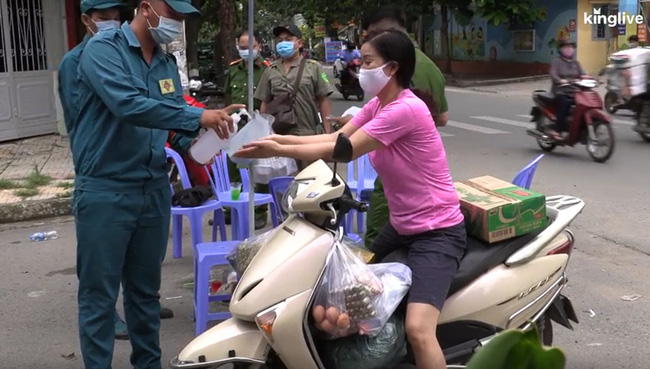 TP.HCM tiếp tục phong tỏa thêm 1 tuyến đường sau ca nghi nhiễm Covid-19 trở về từ Đà Nẵng-3