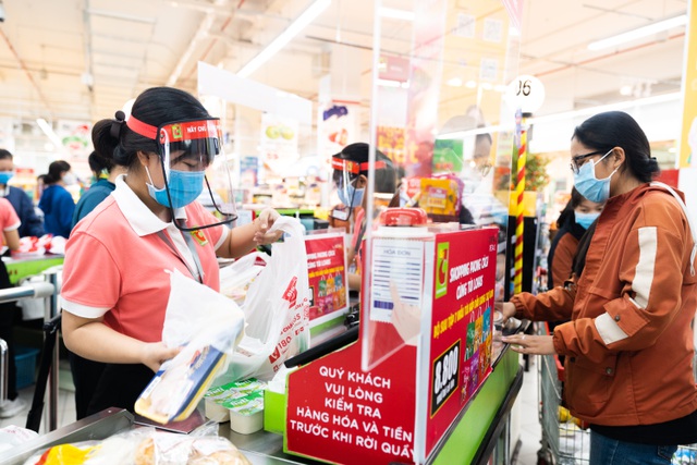 Không tích trữ lương thực, người Hà Nội bình thản trước đợt dịch lần 2-2