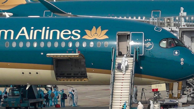 Lời kể đầy tự hào của nam tiếp viên hàng không trên chuyến bay lịch sử đón đồng bào từ Guinea Xích đạo: Đáp xuống Nội Bài, chúng tôi nước mắt lưng tròng-6