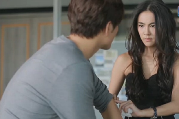 Lấy nhau đã 2 tháng mà chưa có đêm tân hôn, chỉ đến khi tôi nổi khùng lên thì vợ mới chịu nói nguyên nhân thật sự khiến tôi lặng người-1