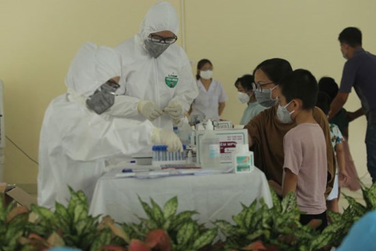 Thêm 12 ca dương tính với Sars-Cov-2, Việt nam có 558 ca mắc COVID-19