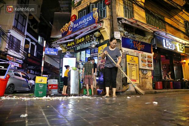 Hà Nội: Đúng 0h ngày 1/8, phố Tạ Hiện đồng loạt tắt đèn, đóng cửa, chìm vào tĩnh lặng để phòng dịch COVID-19-20