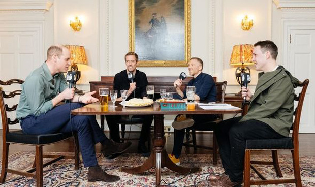 Hoàng tử William thừa nhận từng làm Công nương Kate giận tím mặt vì món quà tặng hồi còn hẹn hò, đến giờ vợ vẫn nhắc chuyện cũ-1